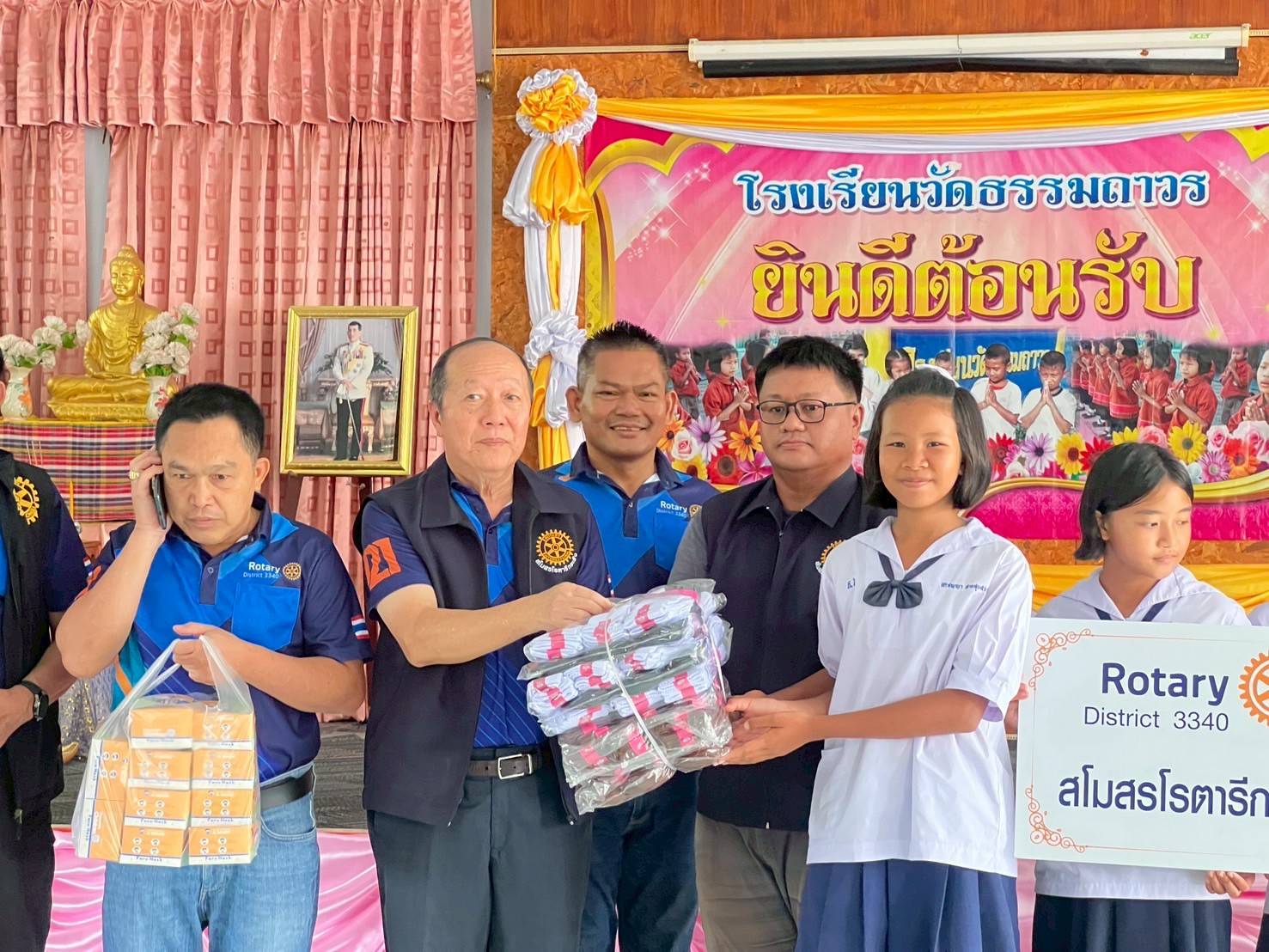 สโมสรโรตารีกระสัง บุรีรัมย์ กิจกรรมมอบอุปกรณ์และทุนการศึกษา