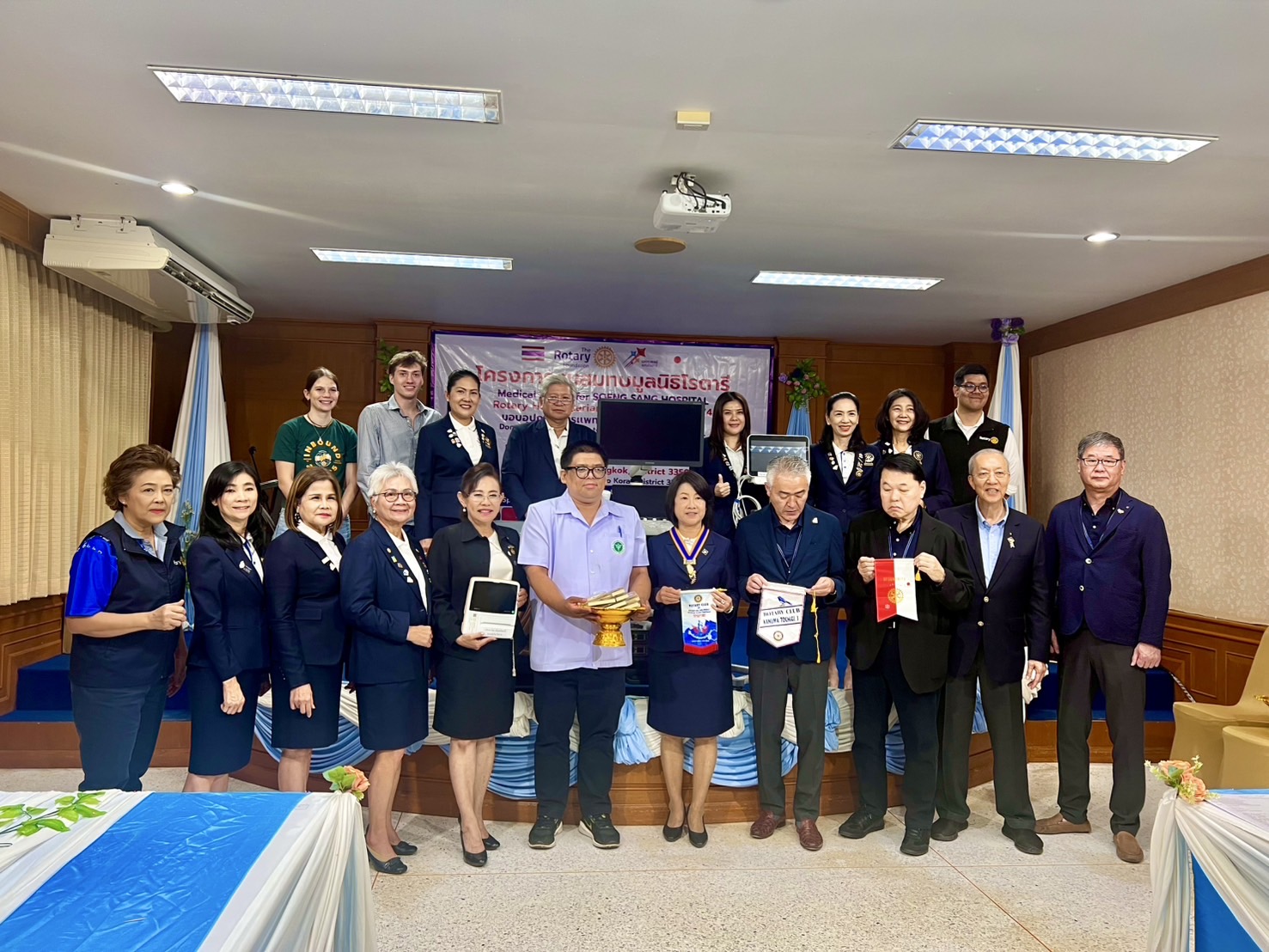 สโมสรโรตารีคุณหญิงโม-โคราช ทำพิธีส่งมอบอุปกรณ์การแพทย์ ให้กับโรงพยาบาลเสิงสางอำเภอเสิงสางจังหวัดนครราชสีมา